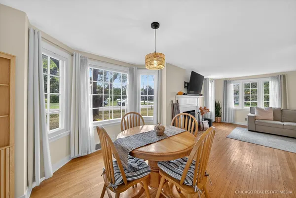 $305,000 | 844 Bode Road, Elgin, IL 60120