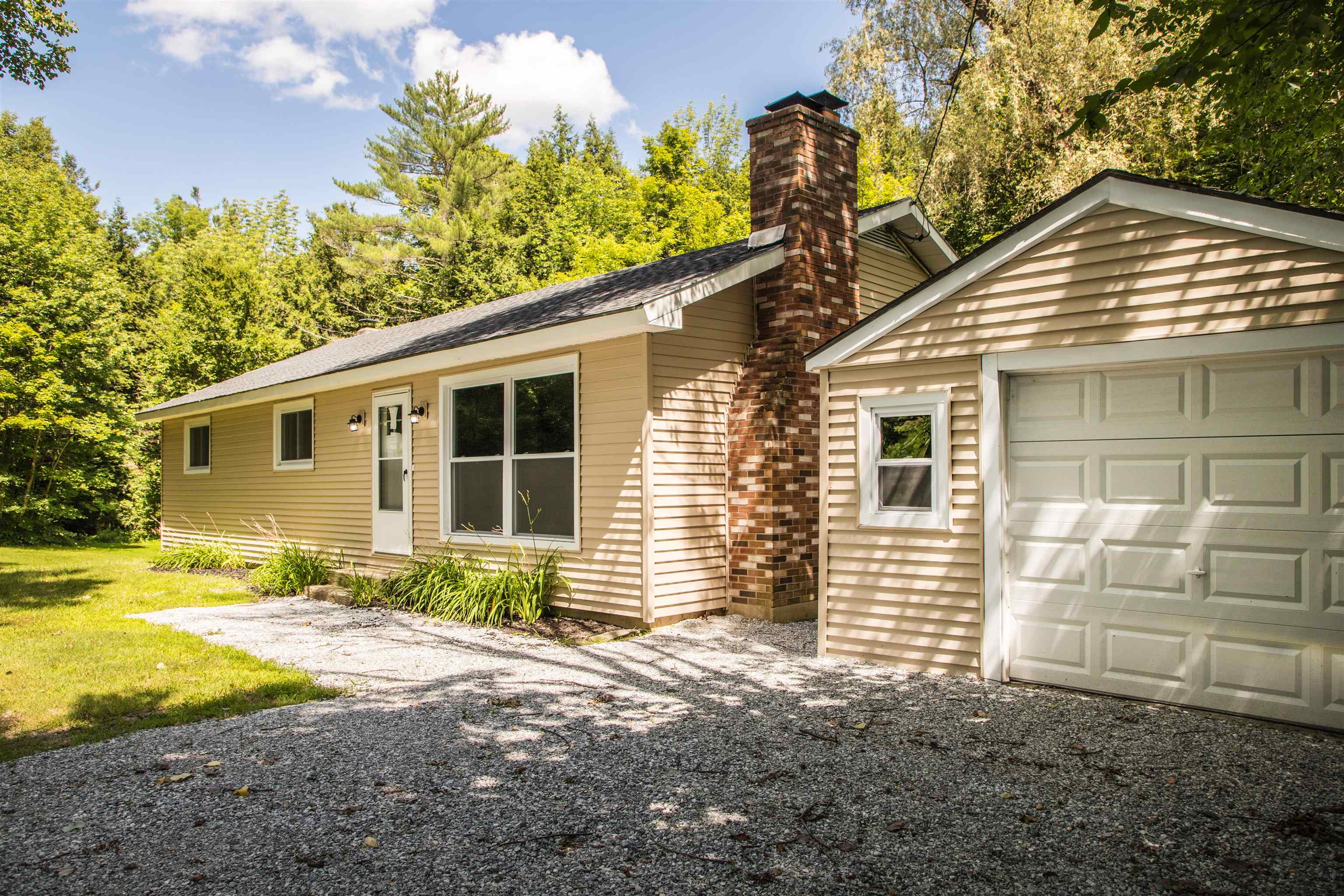812 Middle Road Clarendon, VT 05759 - Photo 3 of 40