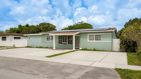 $280,000 | 3421 Northwest 176th Street, Miami Gardens, FL 33056
