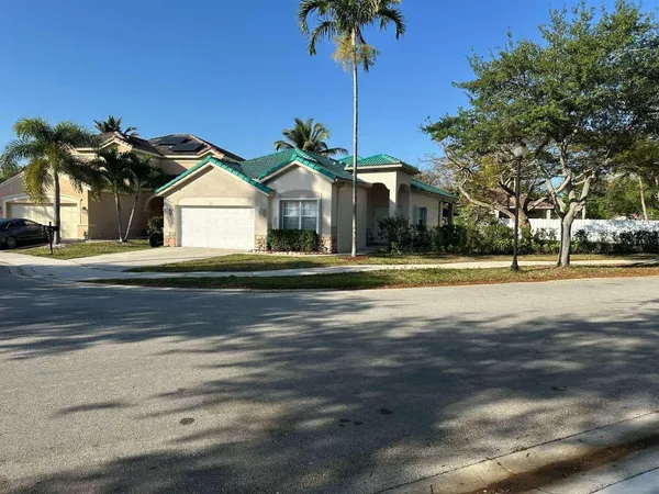 $3,900 | 862 Vista Meadows Drive, Weston, FL 33327