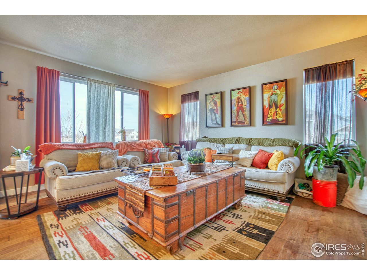 810 Ranchhand Drive Berthoud, CO 80513 - Photo 13 of 40 Comfortable great room.