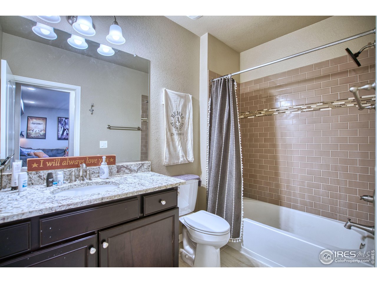 810 Ranchhand Drive Berthoud, CO 80513 - Photo 28 of 40 Full bathroom is located here.