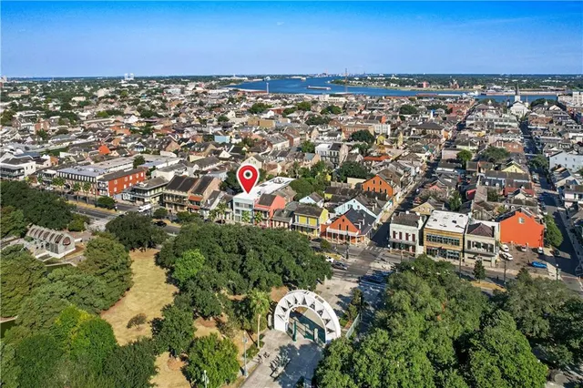 $2,000 | 822 North Rampart Street, Unit 302, New Orleans, LA 70116