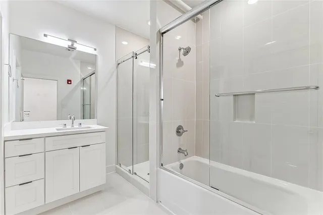 $2,000 | 822 North Rampart Street, Unit 302, New Orleans, LA 70116