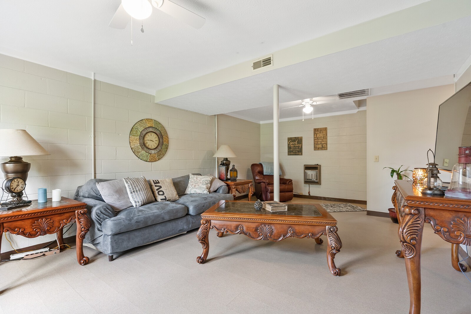 387 Ranch Road Portland, TN 37148 - Photo 29 of 39 a living room with furniture