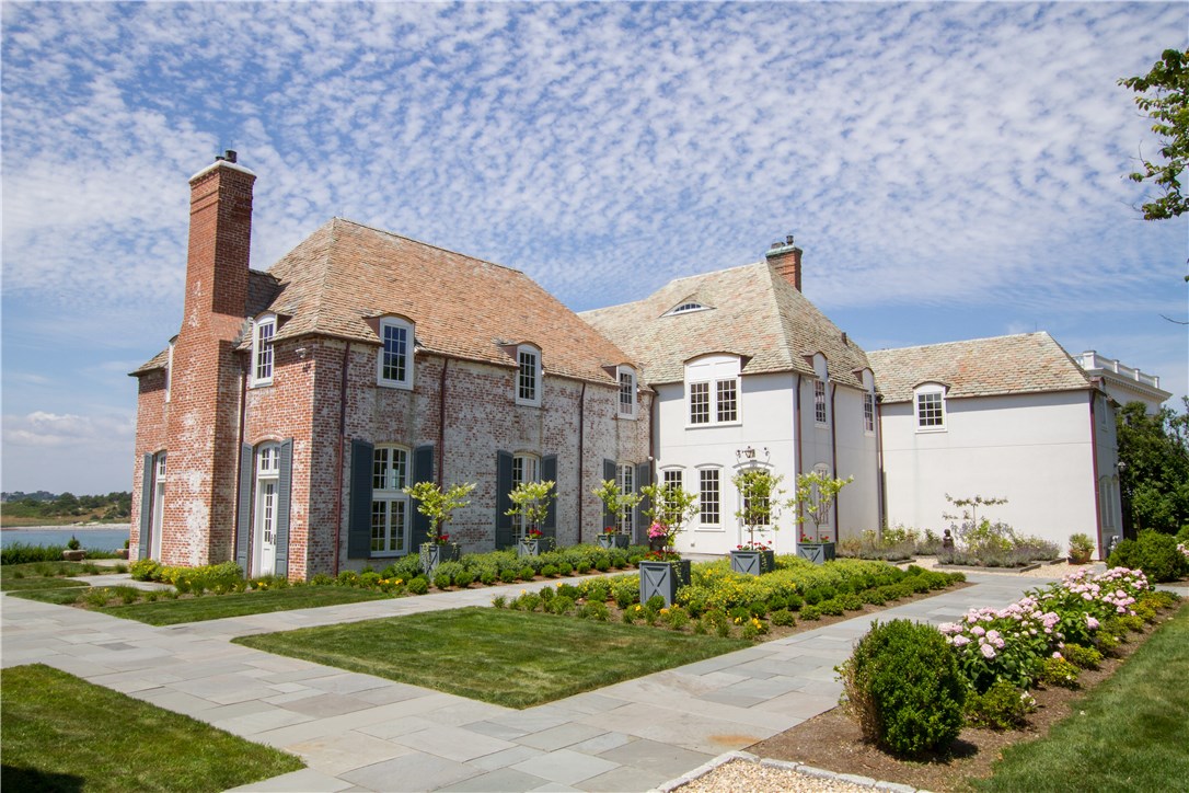 41 Ledge Road Newport, RI 02840 - Photo 3 of 37