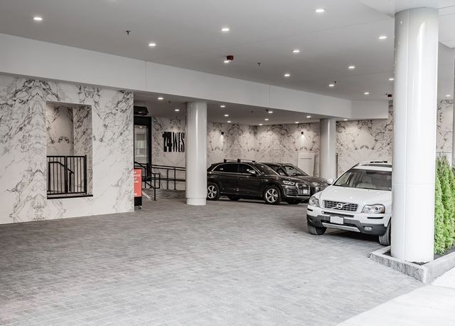 $799,000 | 14 West Broadway, Unit 207, Boston, MA 02127