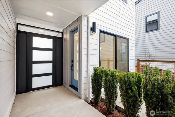 $2,674,900 | 13756 Southeast 85th Street, Newcastle, WA 98059