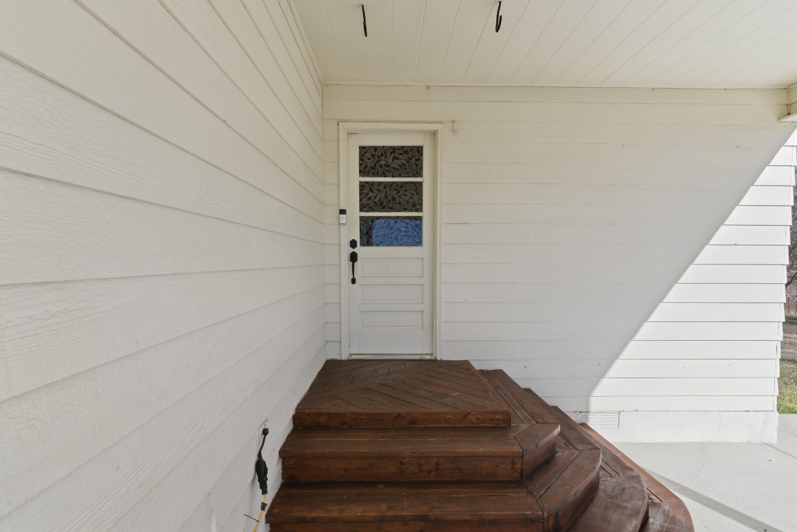 93 County Road 130 Georgetown, TX 78626 - Photo 25 of 27 a view of entryway