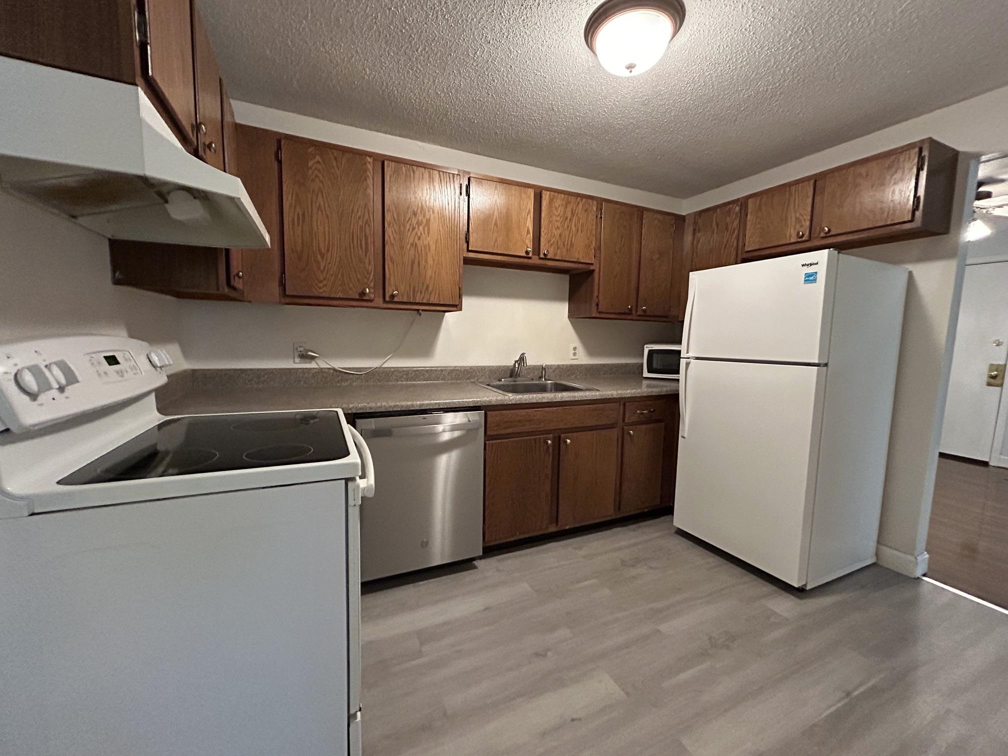 20 Wolf Road, Unit A8 Lebanon, NH 03766 - Photo 10 of 11
