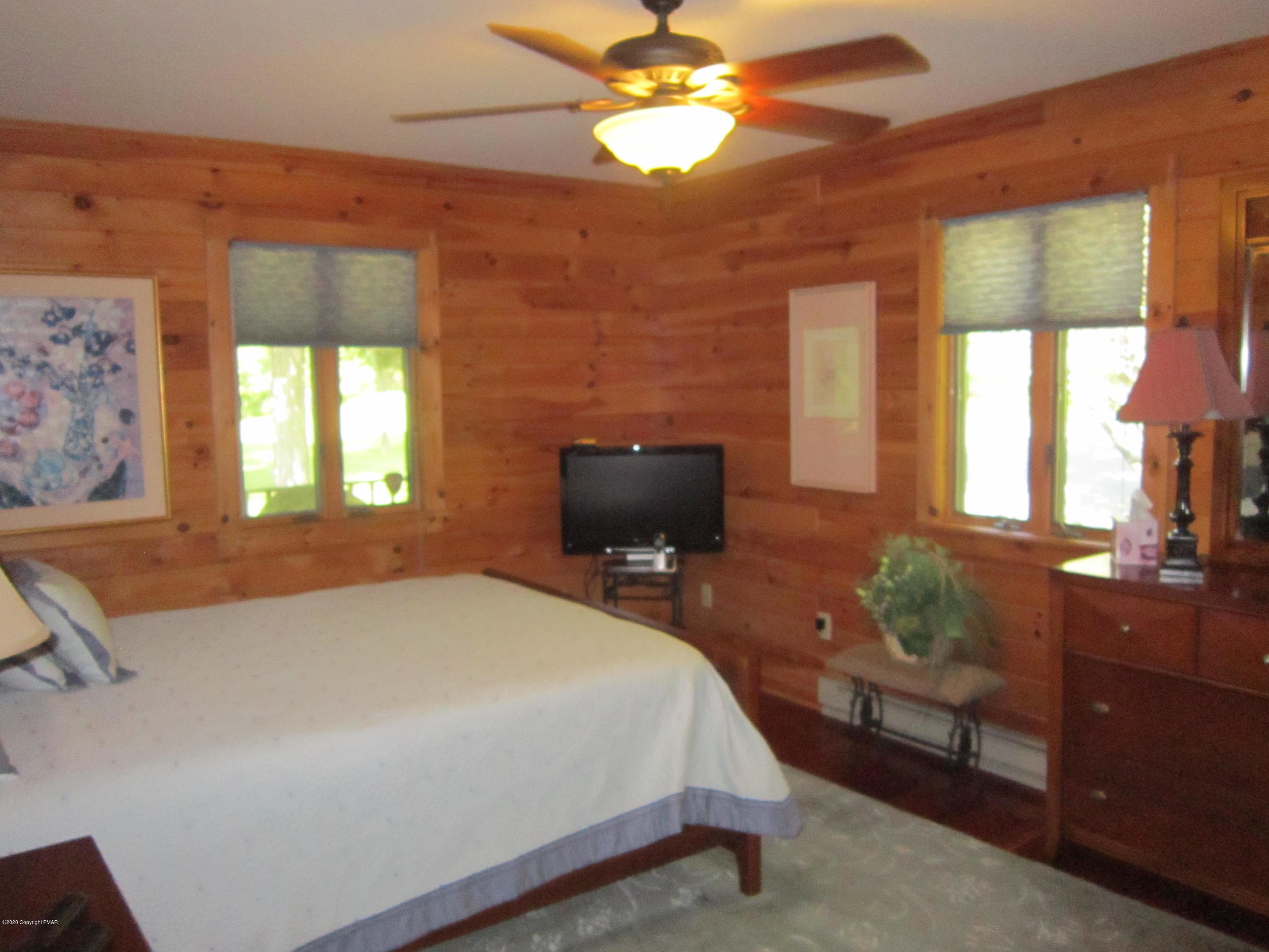 427 Little Wing Road Canadensis, PA 18325 - Photo 24 of 36 BEDROOM 3