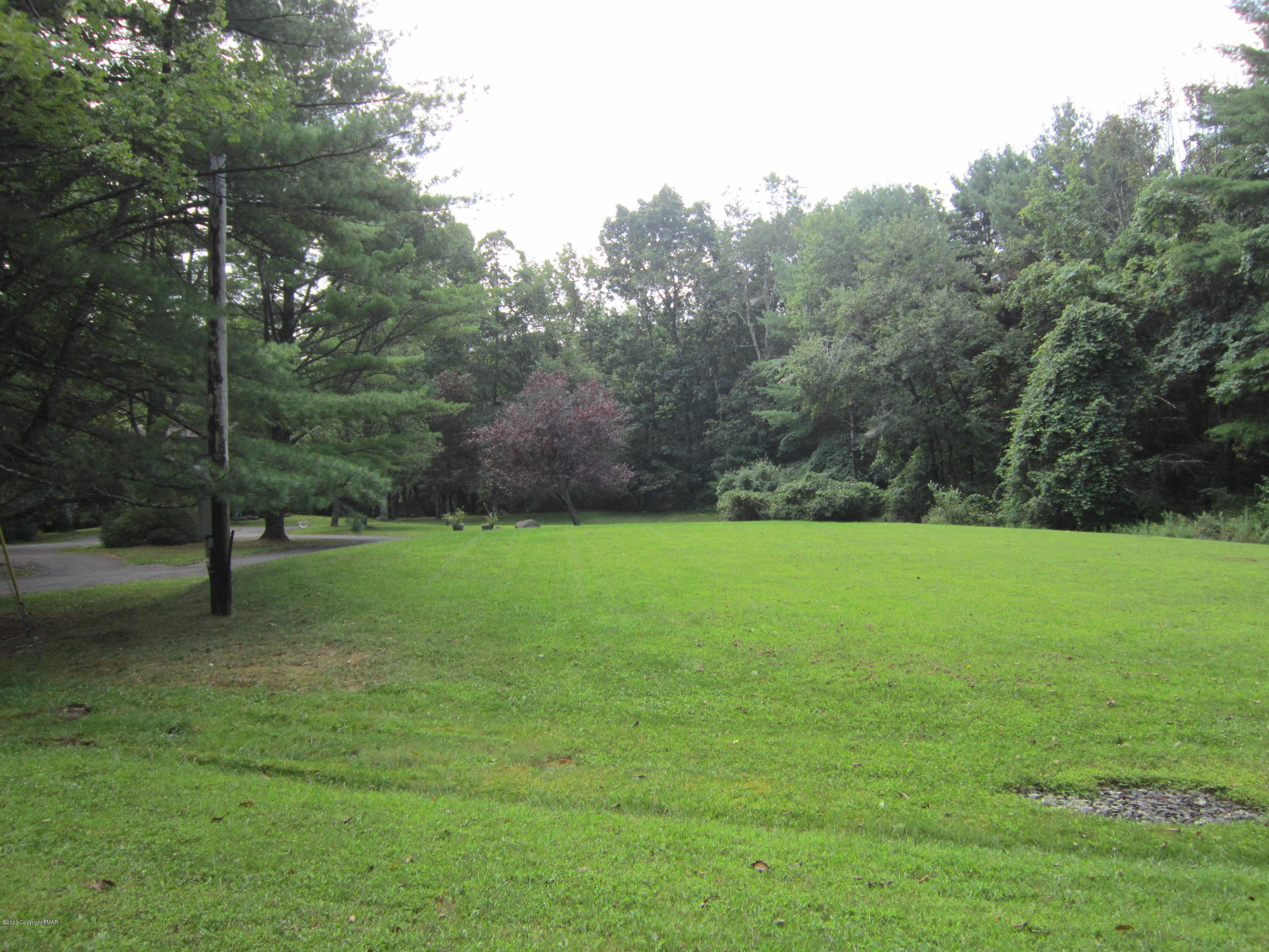 427 Little Wing Road Canadensis, PA 18325 - Photo 4 of 36 FRONT LAWN