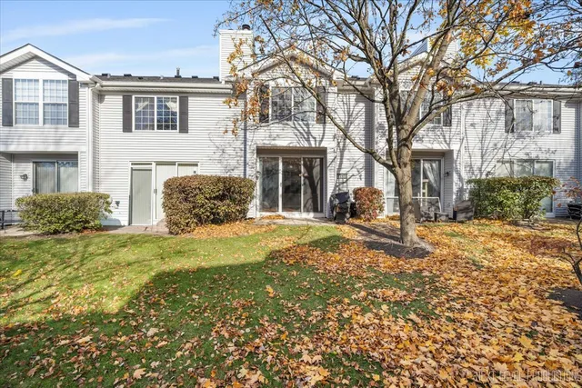 $299,900 | 1441 Walnut Hill Avenue, St. Charles, IL 60174