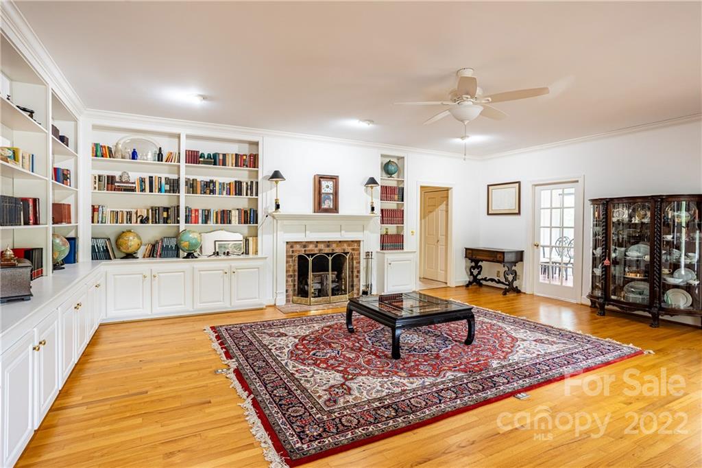 200 Hunt Trace, Unit B Camden, SC 29020 - Photo 6 of 40 a living room with furniture and a rug