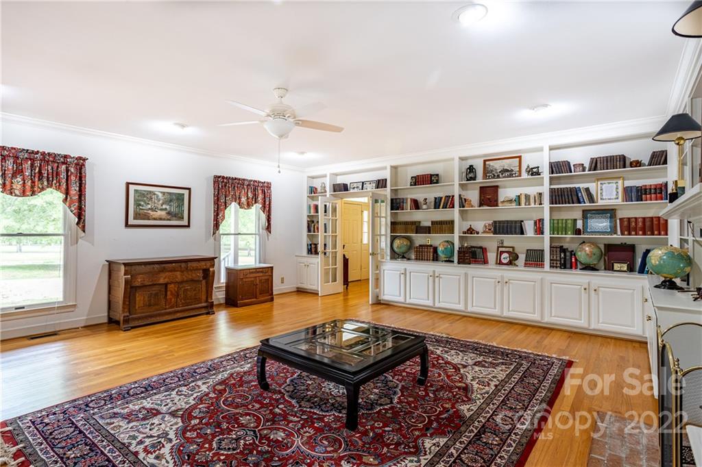 200 Hunt Trace, Unit B Camden, SC 29020 - Photo 8 of 40 a living room with furniture and a rug