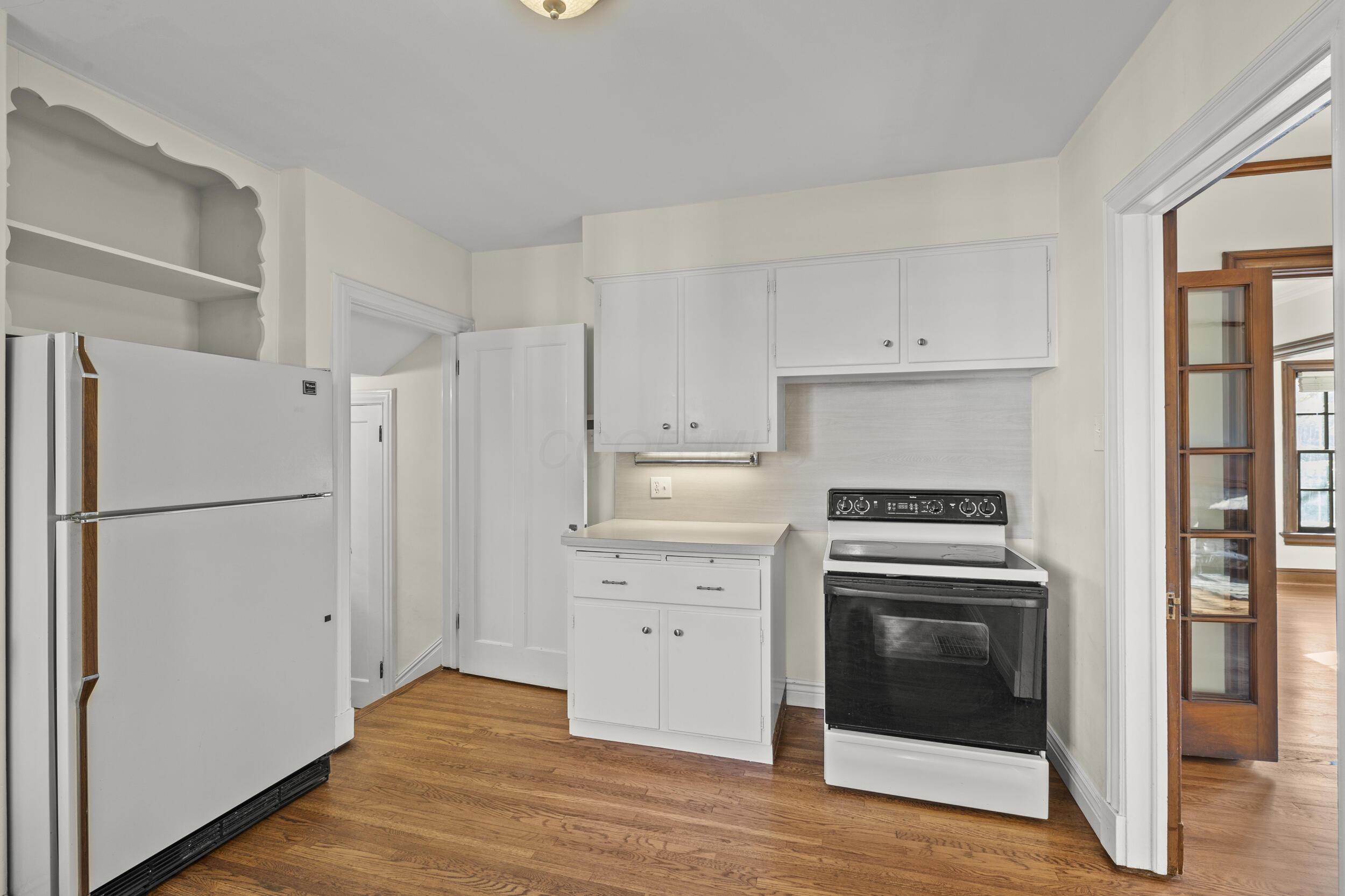 1955 Coventry Road Columbus, OH 43212 - Photo 24 of 46 27_kitchen 05