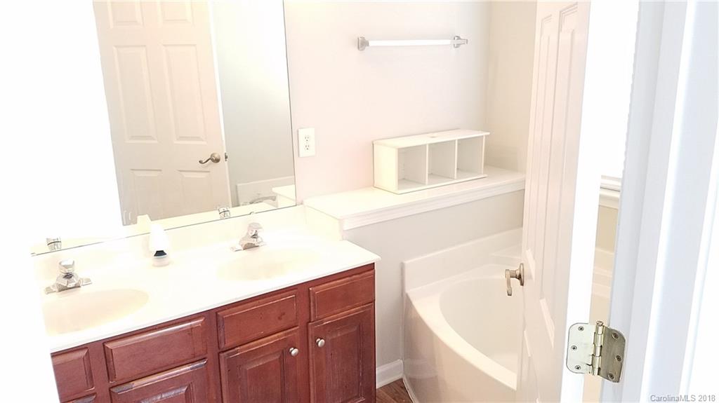 9919 Treeside Lane Matthews, NC 28105 - Photo 16 of 28