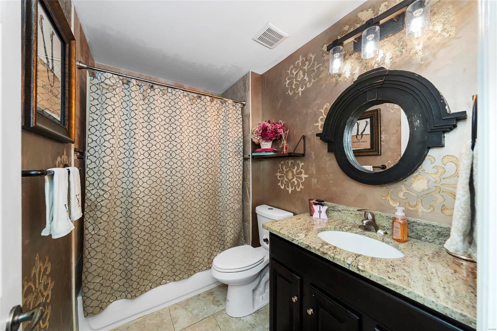 14162 Ladue Road Chesterfield, MO 63017 - Photo 22 of 65 Gallery Image 22