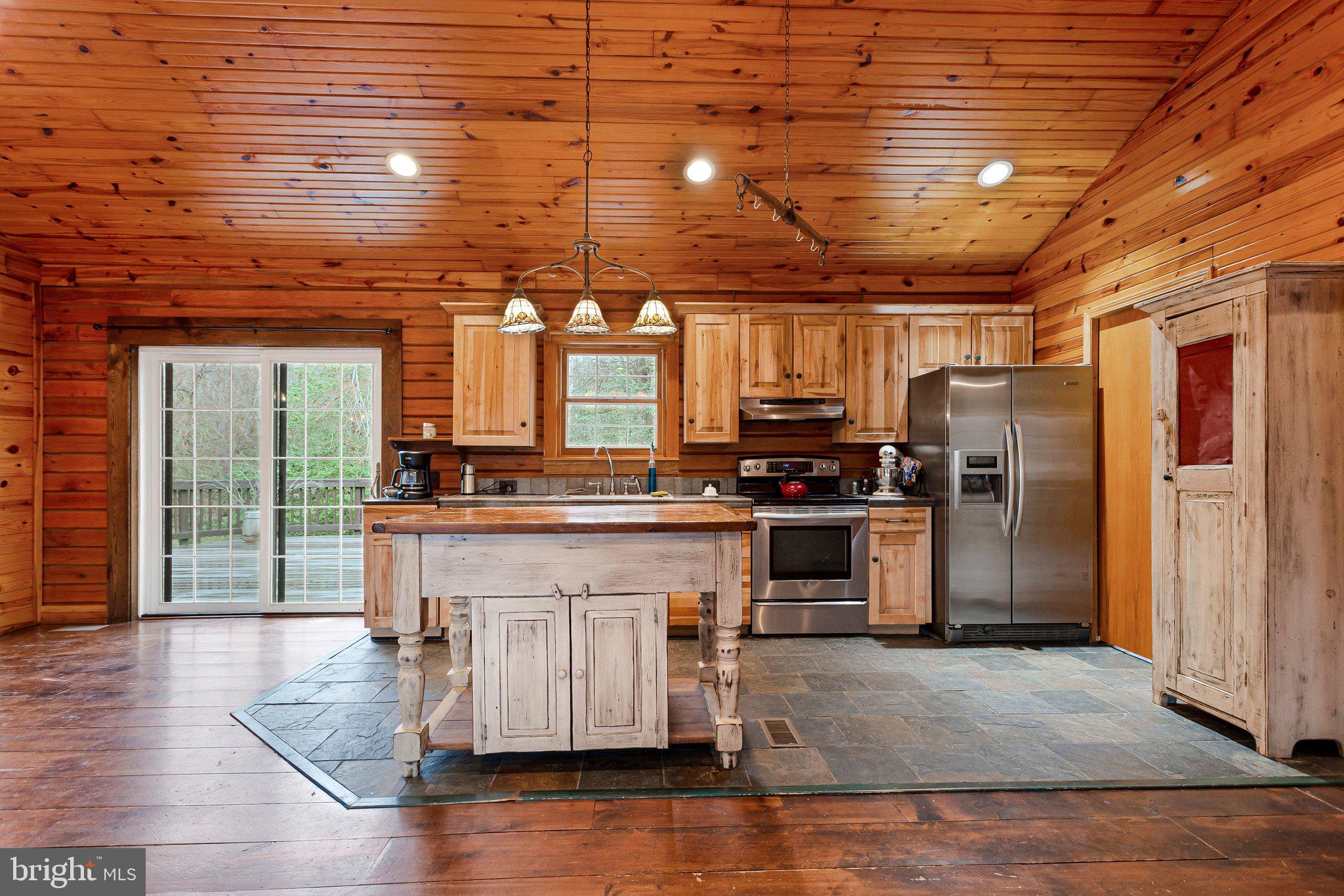 18304 Cedarville Road Brandywine, MD 20613 - Photo 5 of 21