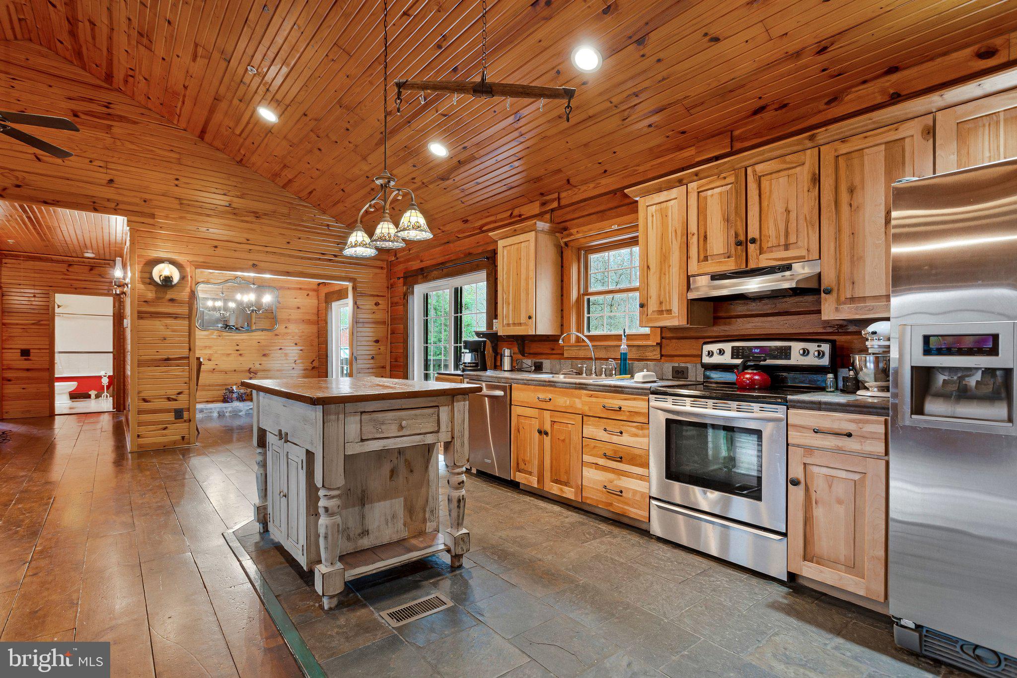 18304 Cedarville Road Brandywine, MD 20613 - Photo 6 of 21