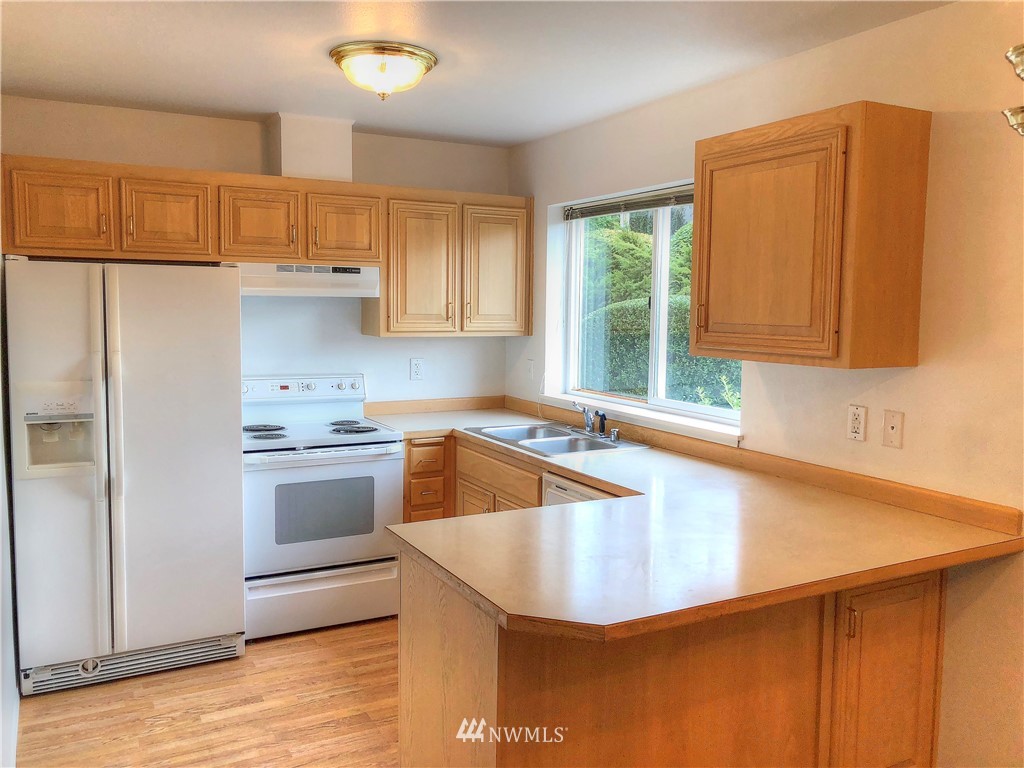555 Walnut Street, Unit 1 Edmonds, WA 98020 - Photo 2 of 10 Gallery Image 2
