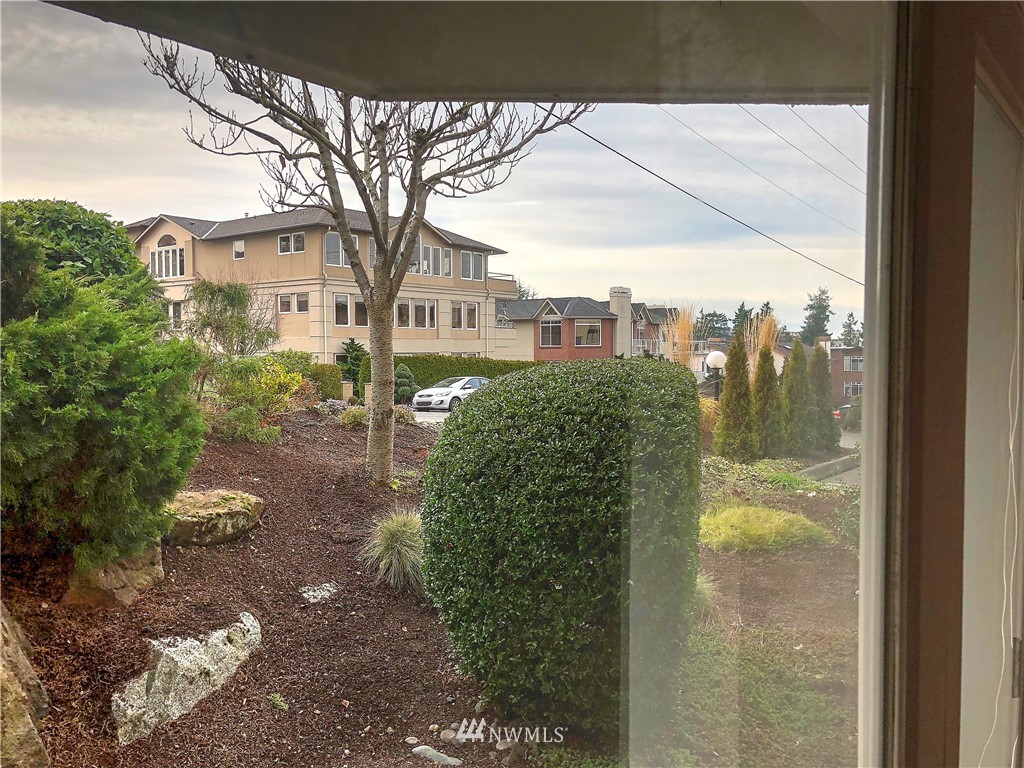555 Walnut Street, Unit 1 Edmonds, WA 98020 - Photo 3 of 10 Gallery Image 3