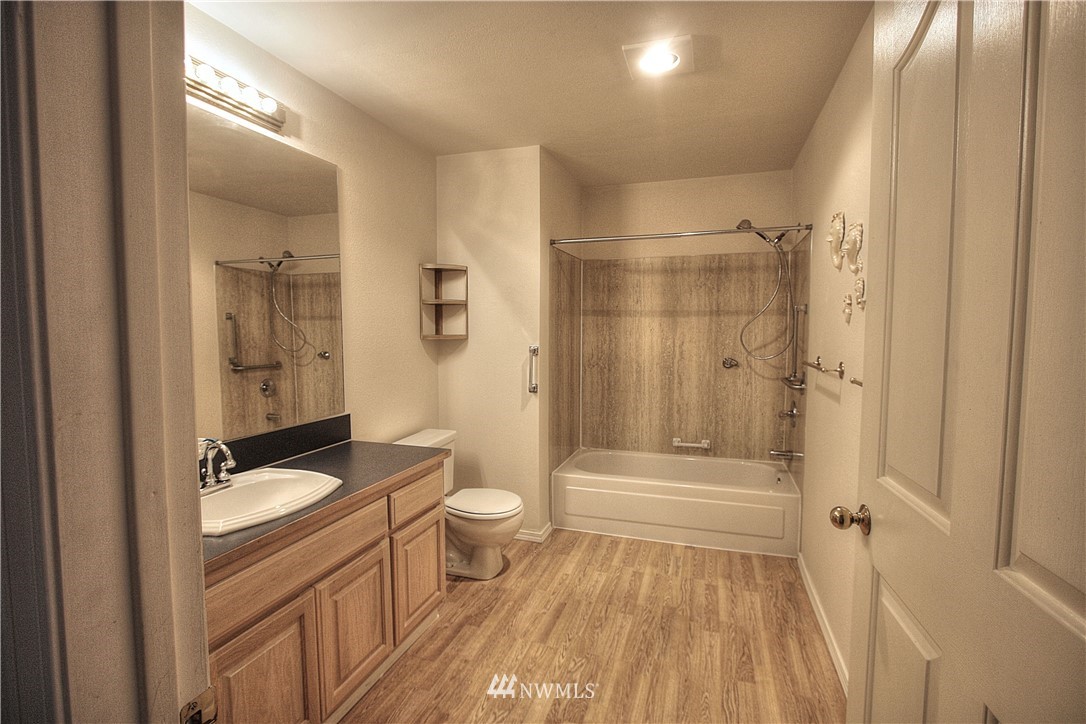 555 Walnut Street, Unit 1 Edmonds, WA 98020 - Photo 5 of 10 Gallery Image 5