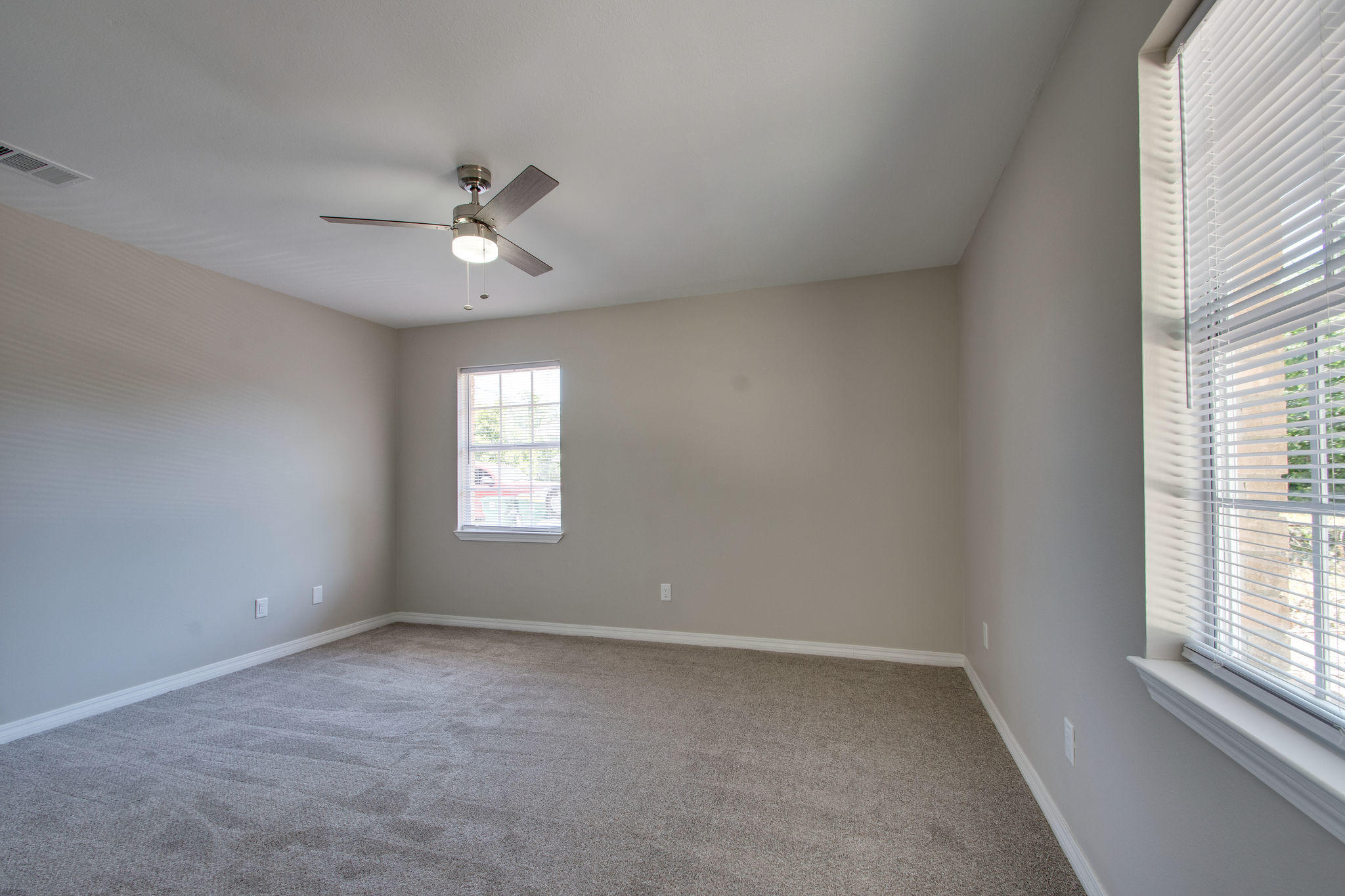 409 Main Street Destin, FL 32541 - Photo 14 of 19 a view of room with a ceiling fan and window
