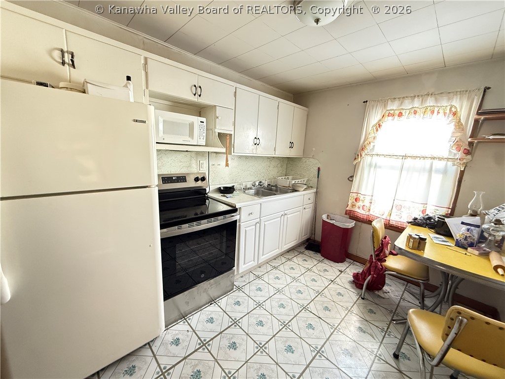 975 Burdette Addition Road Point Pleasant, WV 25550 - Photo 4 of 12 kitchen