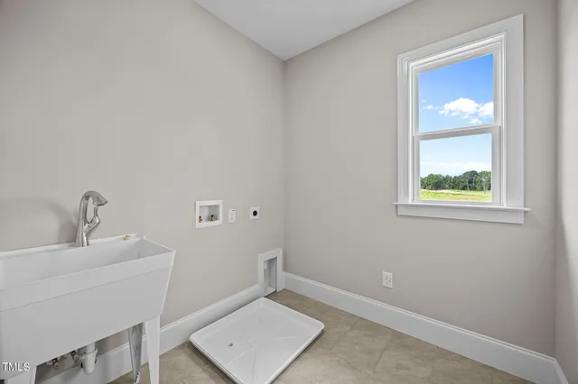 $700,000 | 190 Broadleaf Lane, Louisburg, NC 27549