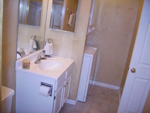 3255 Kirchoff Road, Unit 106 Rolling Meadows, IL 60008 - Photo 11 of 14