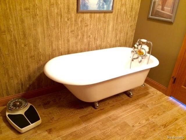 2198 Bullock Road Lapeer, MI 48446 - Photo 39 of 62 Upper Bathroom
