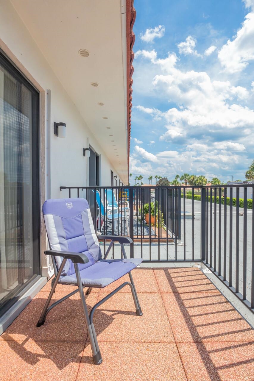 21 Dondanville Road, Unit 2 St. Augustine, FL 32080 - Photo 28 of 40 a view of a terrace with furniture