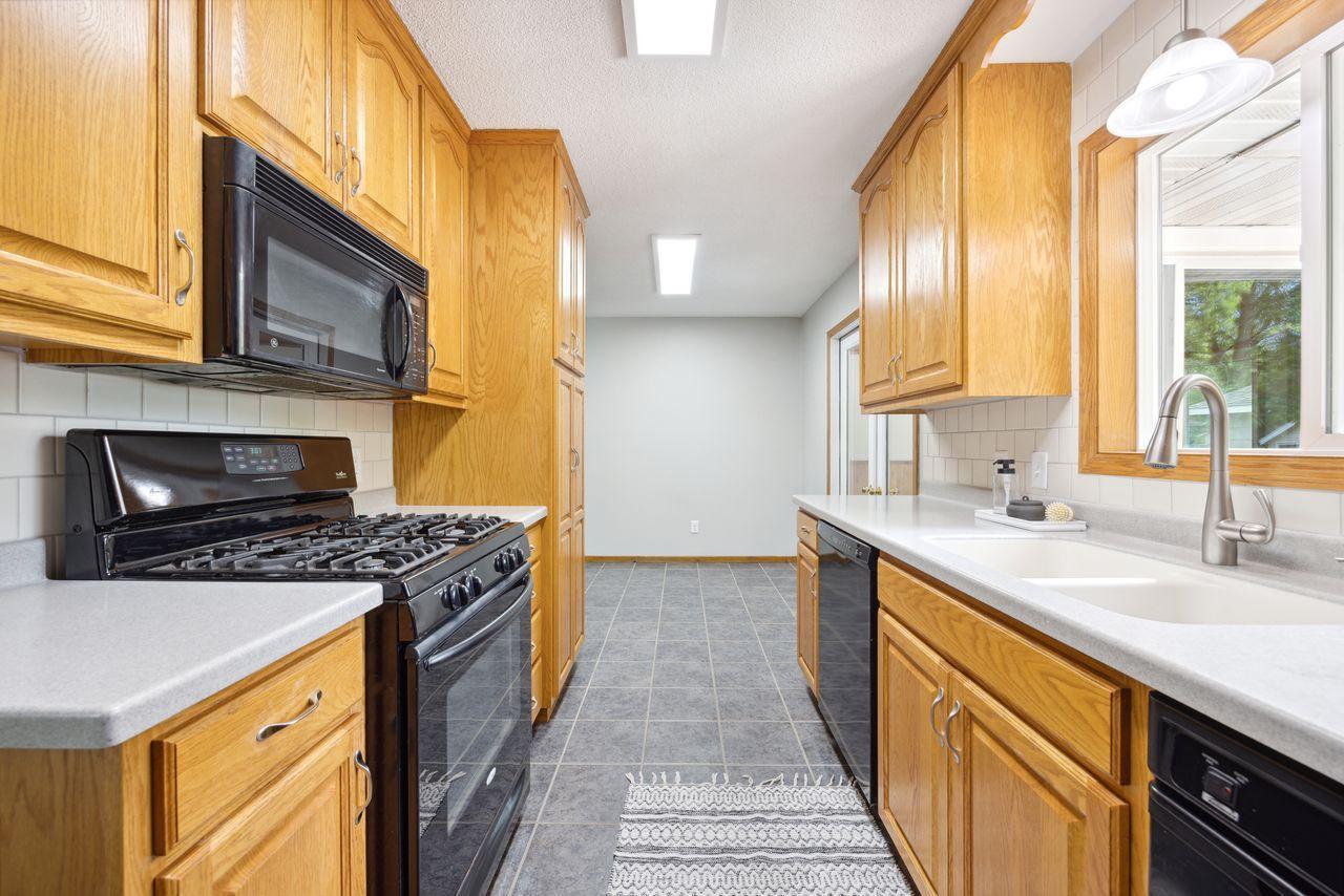 1735 Oak Grove Road Southwest St. Cloud, MN 56301 - Photo 4 of 19 Gallery Image 4