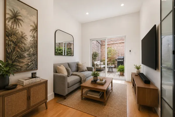 $4,350 | 327 Manhattan Avenue, Unit 1R | Williamsburg