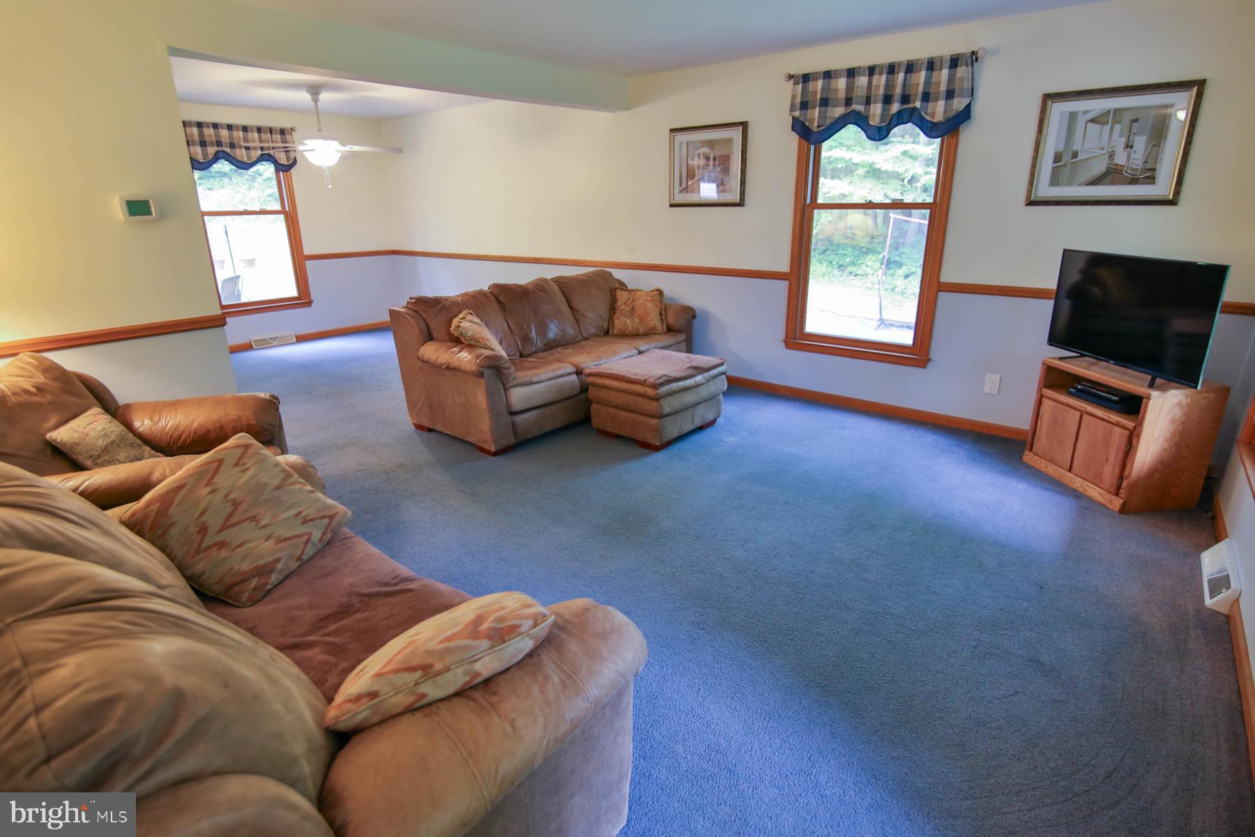 5882 Limeport Road Emmaus, PA 18049 - Photo 4 of 21 Gallery Image 4