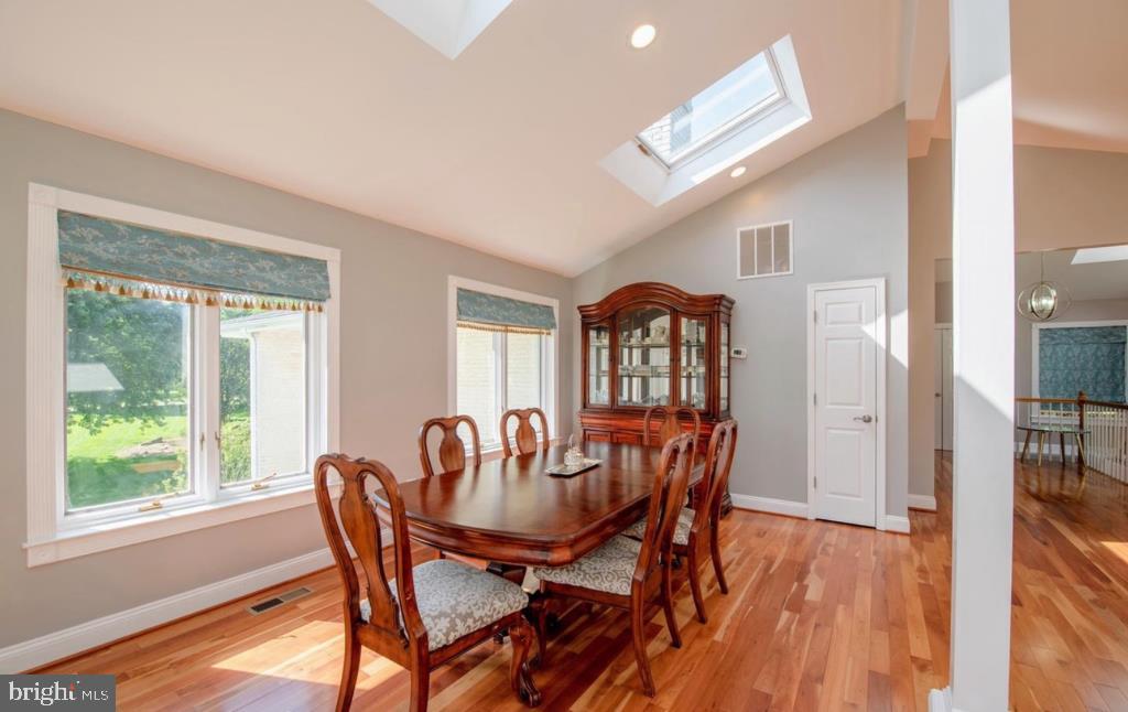 223 Seneca Road Great Falls, VA 22066 - Photo 16 of 41 Gallery Image 16