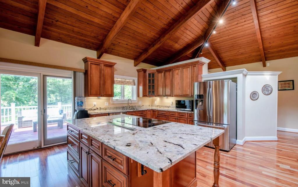 223 Seneca Road Great Falls, VA 22066 - Photo 5 of 41 Gallery Image 5