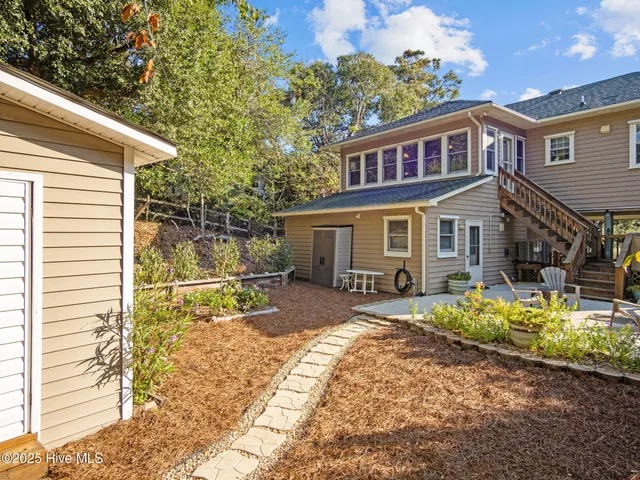 $975,000 | 113 Doe Drive, Emerald Isle, NC 28594