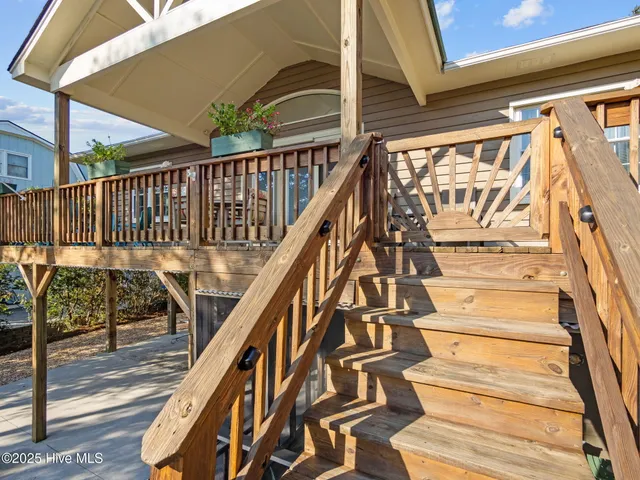 $975,000 | 113 Doe Drive, Emerald Isle, NC 28594