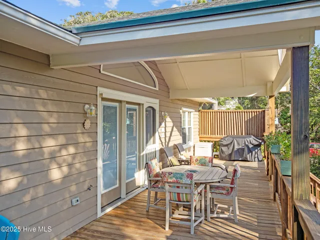 $975,000 | 113 Doe Drive, Emerald Isle, NC 28594