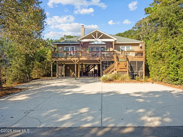 $975,000 | 113 Doe Drive, Emerald Isle, NC 28594