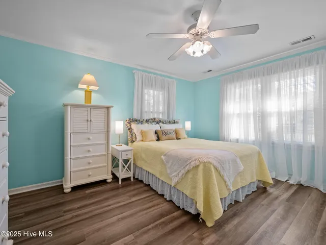 $975,000 | 113 Doe Drive, Emerald Isle, NC 28594