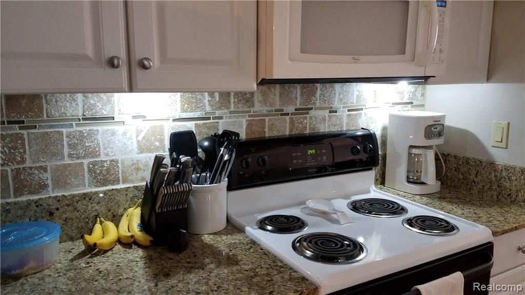 1693 Riverside Drive, Unit 1 Rochester Hills, MI 48309 - Photo 8 of 22