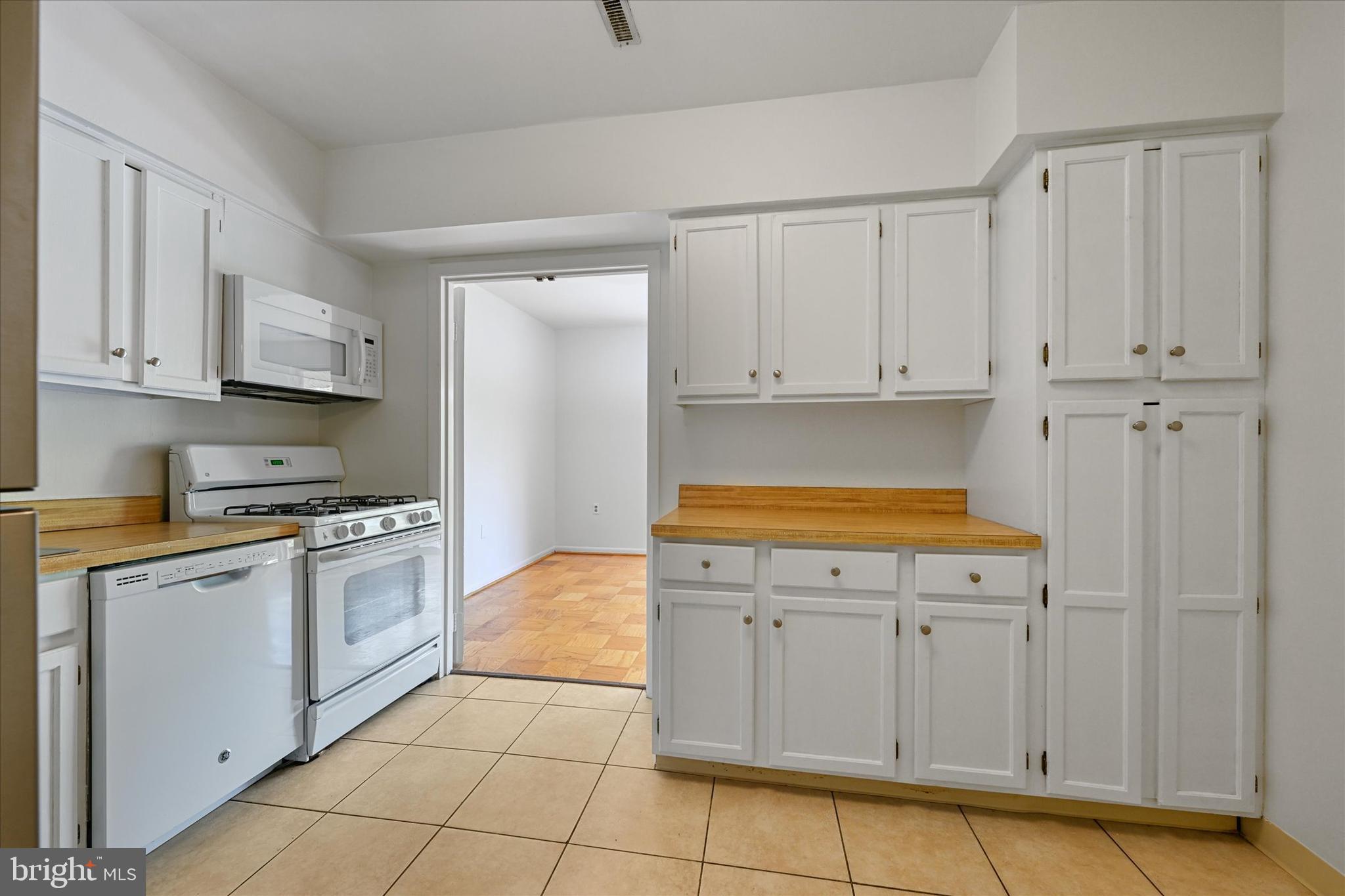 3 Hamill Road, Unit 3F Baltimore, MD 21210 - Photo 4 of 22