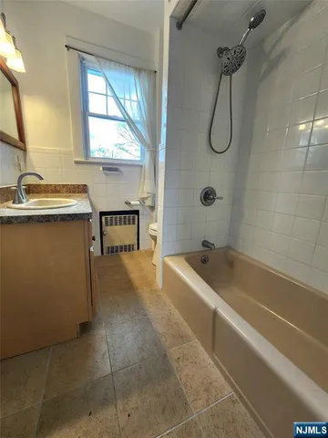 $2,500 | 220 9th Avenue, Unit 2, Hawthorne, NJ 07506