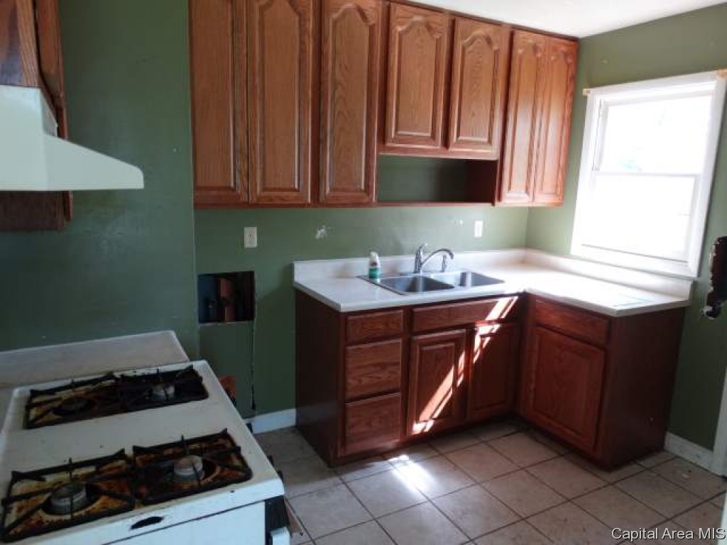 1640 Wolfe Street Springfield, IL 62702 - Photo 8 of 10