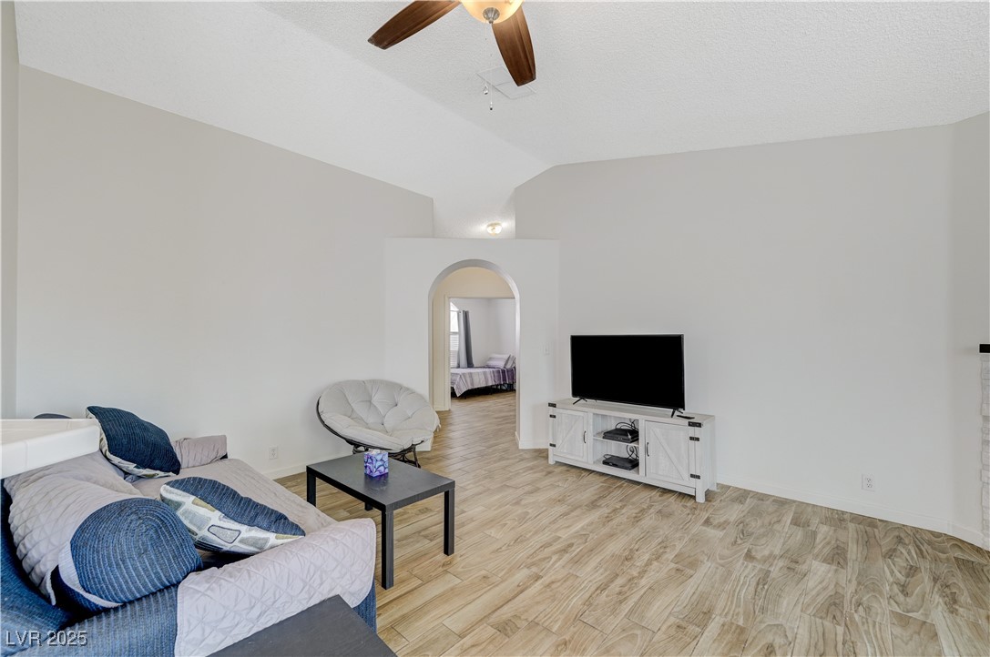 954 Chaps Circle Henderson, NV 89002 - Photo 7 of 39