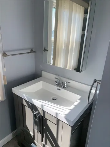 $2,000 | 113 Prospect Hill Street, Unit 3, Newport, RI 02840