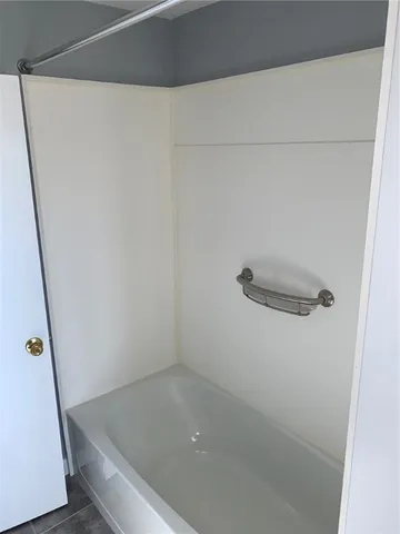 $2,000 | 113 Prospect Hill Street, Unit 3, Newport, RI 02840